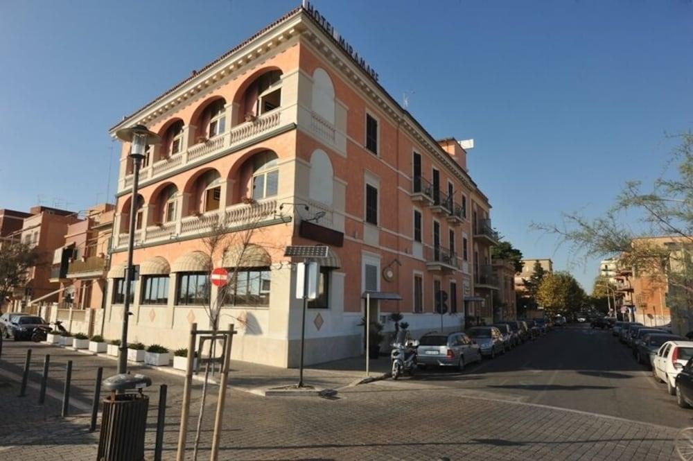 Hotel Miramare Ladispoli Eksteriør billede
