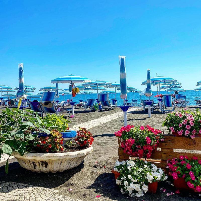 Hotel Miramare Ladispoli Eksteriør billede