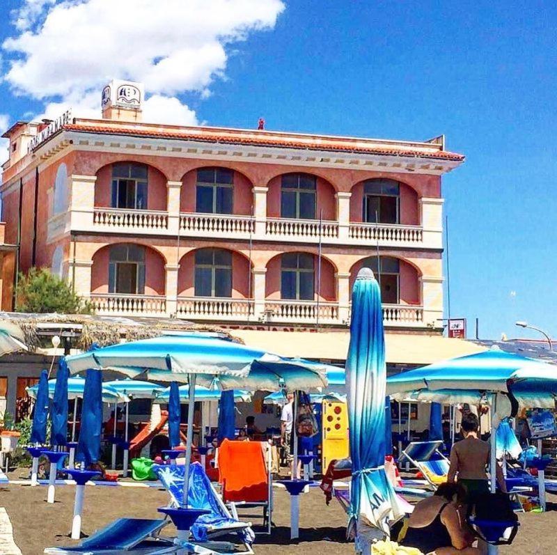 Hotel Miramare Ladispoli Eksteriør billede
