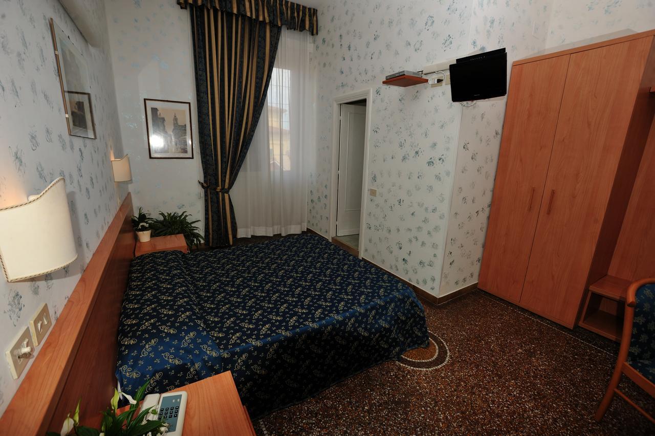 Hotel Miramare Ladispoli Eksteriør billede