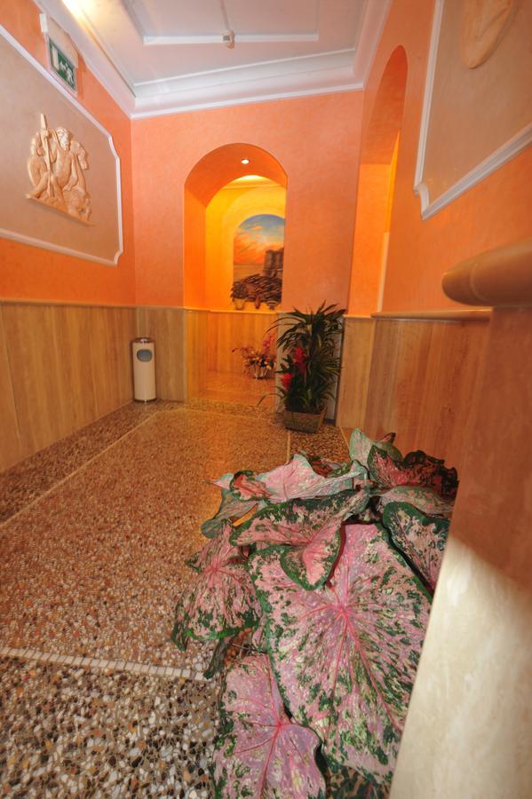 Hotel Miramare Ladispoli Eksteriør billede